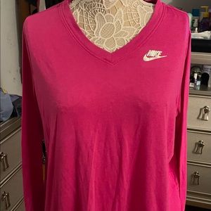 Woman’s Nike Shirt Size Extra Large